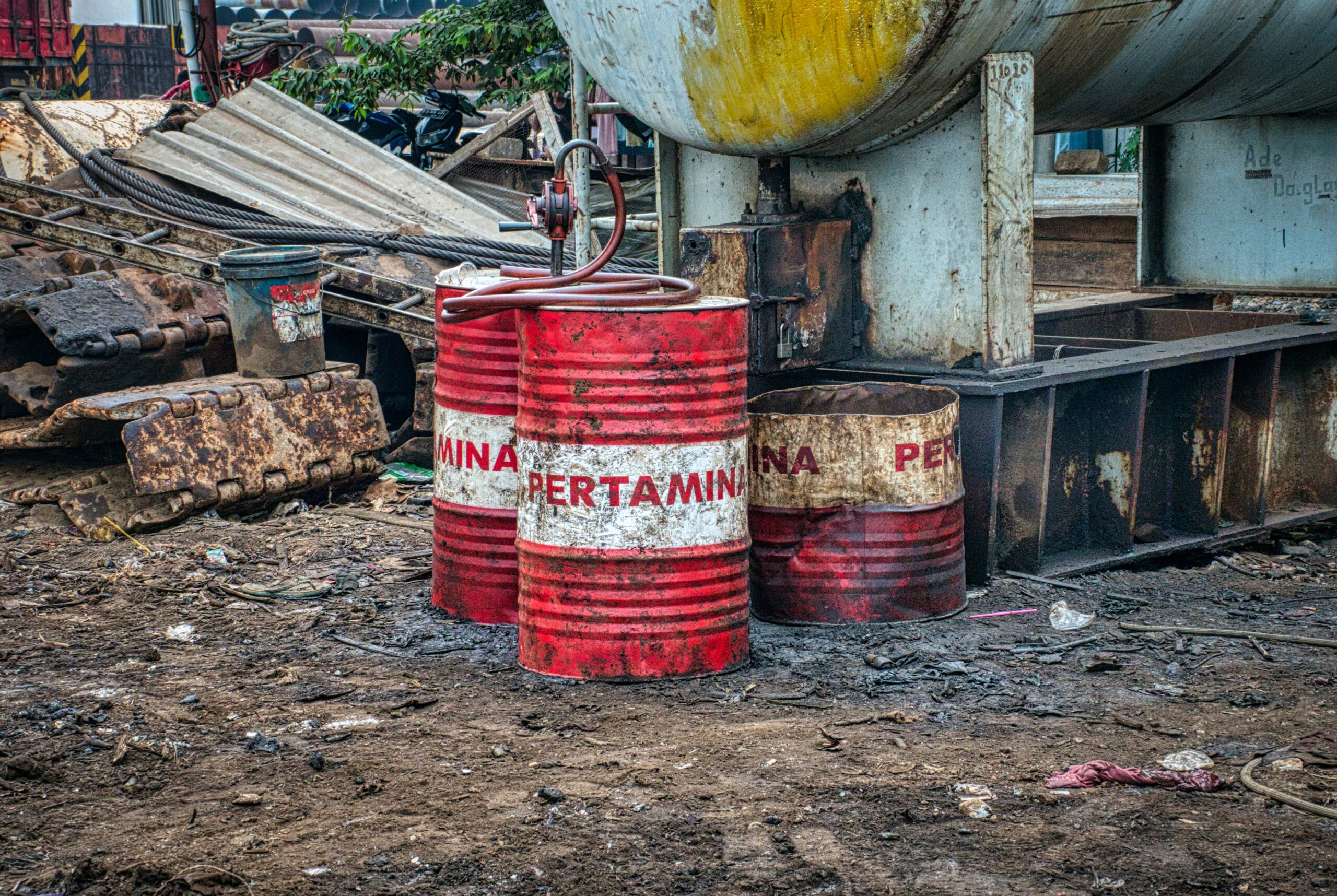 Dealing with Hazardous Waste: Safety Precautions for DIY Rubbish Removal in Perth, WA
